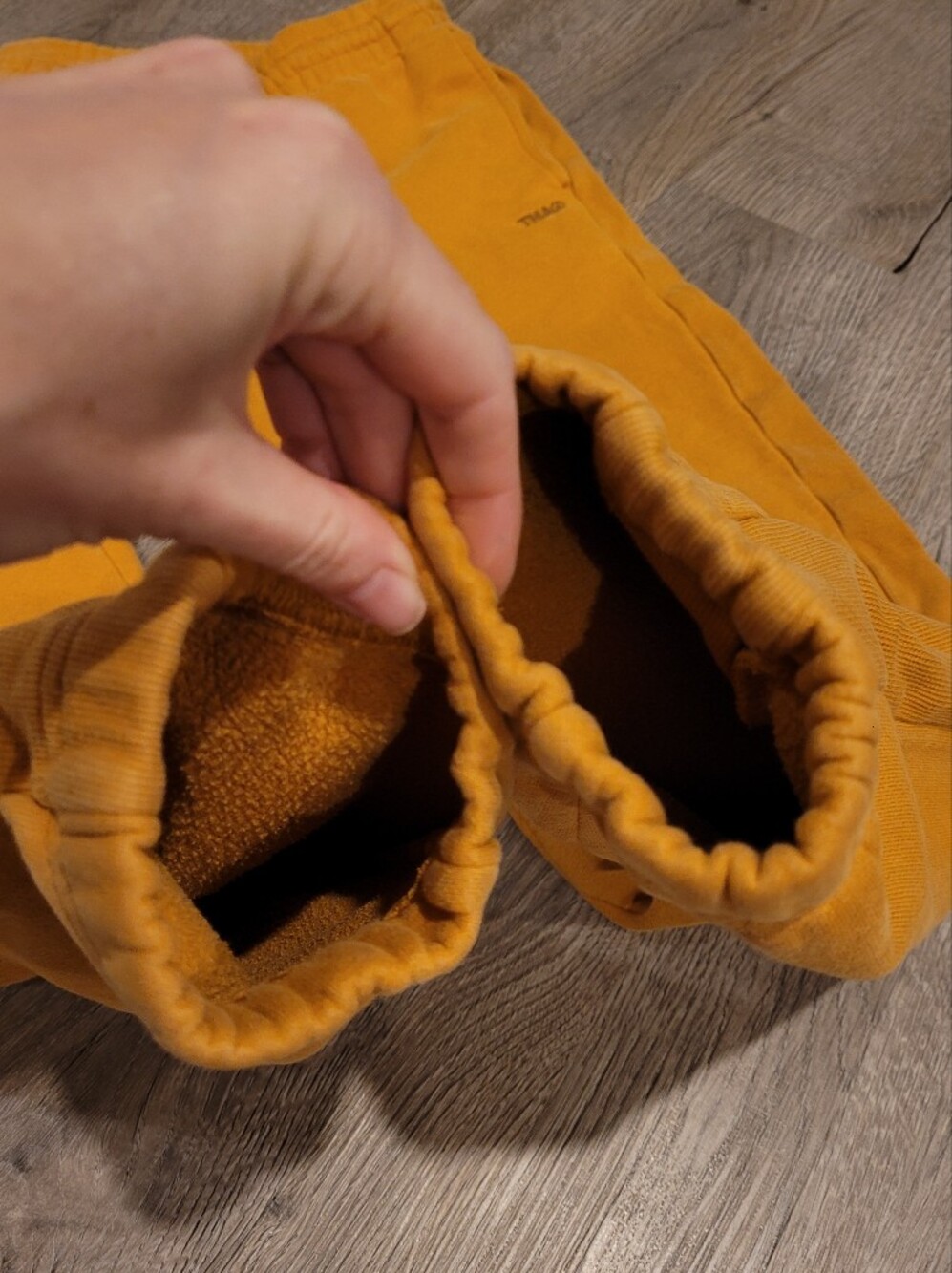 Aritzia Tna Cozy Fleece Boyfriend Sweatpants Yellow M - Picture 8 of 11